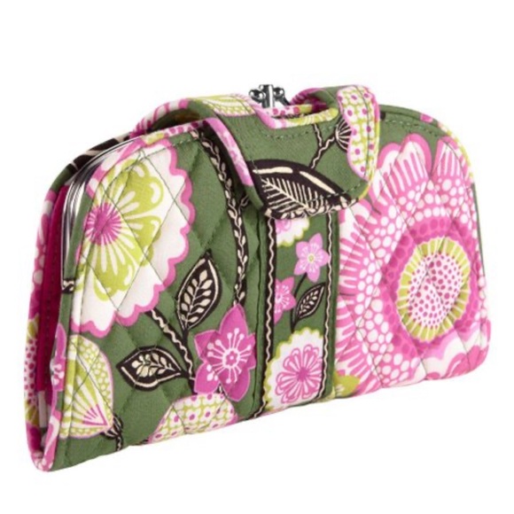Vera Bradley Handbags - Rare, Excellent condition Vera Bradley | Olivia Pink Kiss n Snap Wallet